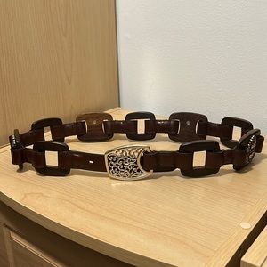 Brighton Women’s brown leather belt. New w/o tag.
